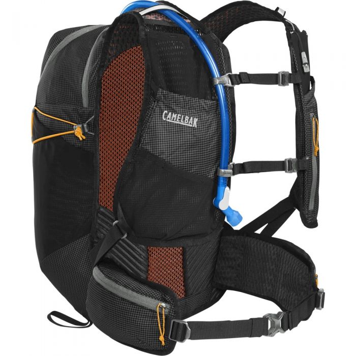 CAMELBAK Octane™ 22 20L h�tizs�k + 2L italtart� tart�ly